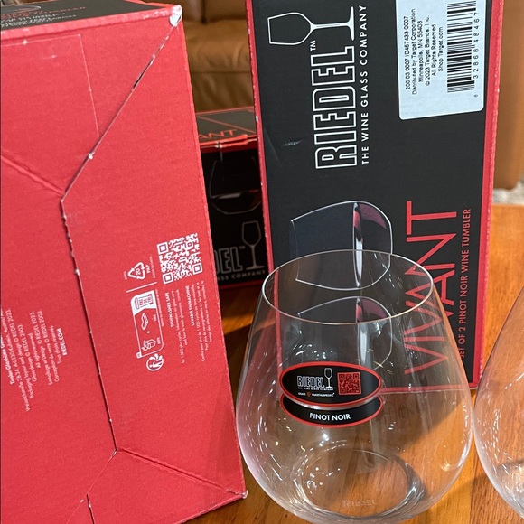 Riedel Vivant Pinot Noir Wine Tumbler Set of 2 - Picture 3 of 3